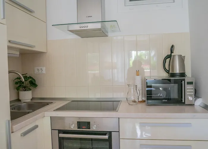 Apartment Zenta With Free Private Parking